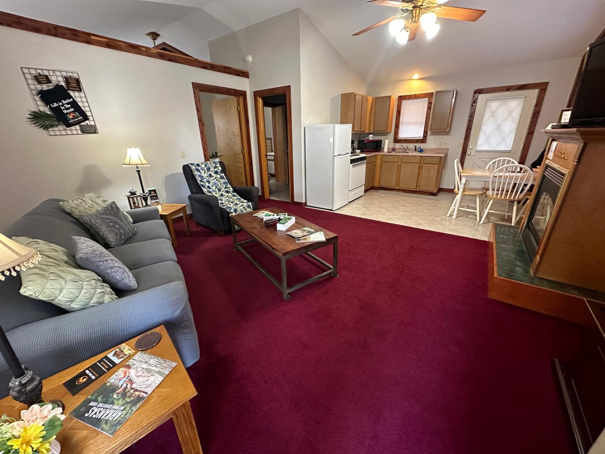 Cedar Creek Cabins ユリーカ・スプリングス エクステリア 写真